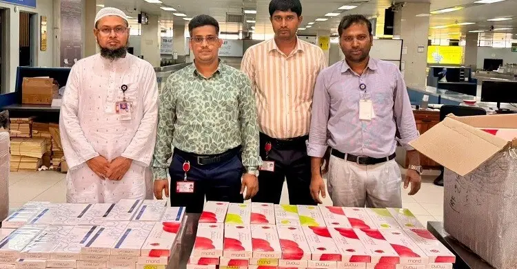 শাহ আমানতে যাত্রীর লাগেজে ২৩৫ কার্টন বিদেশি সিগারেট