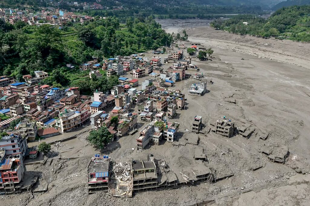 একের পর এক দুর্যোগে ফের সংকটে নেপালের পর্যটন