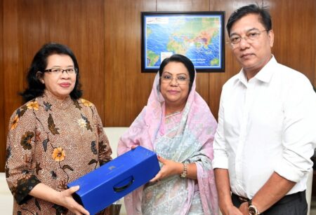 ইন্দোনেশিয়ার ভিসা অন অ্যারাইভাল সুবিধা বহালে সহযোগিতার আশ্বাস