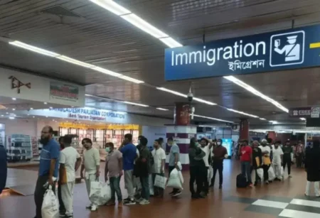 শাহজালাল বিমানবন্দরে ফিরলেন যুক্তরাষ্ট্র ফেরত ২৩ বাংলাদেশি