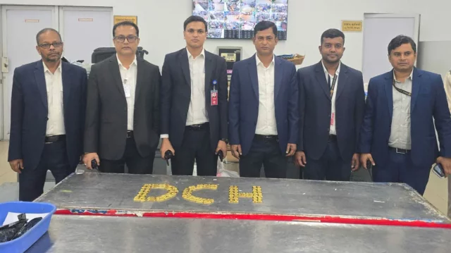 শাহজালালে ফ্লাই দুবাইয়ের ফ্লাইট থেকে ২০ কোটি টাকার স্বর্ণ জব্দ