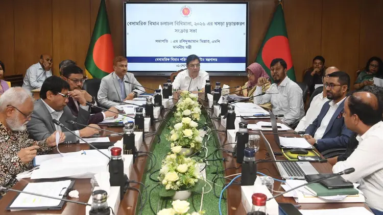 যাত্রীসেবা ও নিরাপত্তায় নতুন বিধিমালা, বিমান খাতে বিনিয়োগ সহজ করার উদ্যোগ