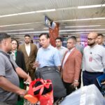 শাহজালালে ১৫-২০ মিনিটেই লাগেজ পাচ্ছেন যাত্রীরা, সন্তোষ জানালেন মন্ত্রী রশিদুজ্জামান মিল্লাত